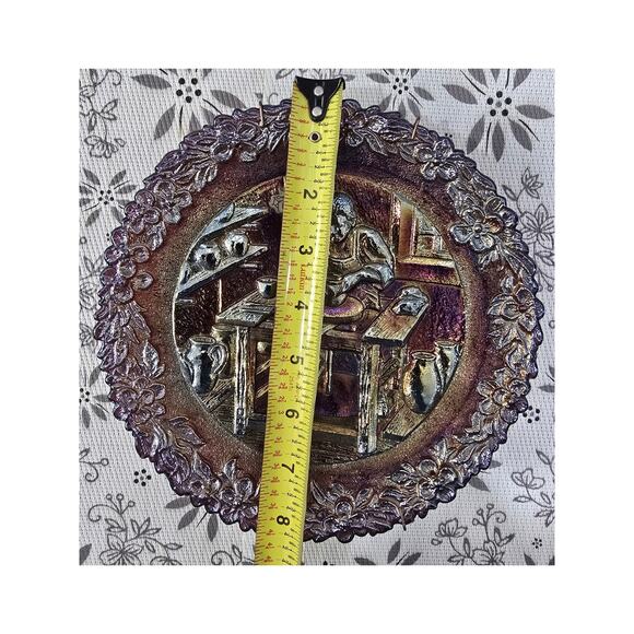Fenton Iridescent Glass Collector Plate 1977“The Potter”(American Craftsmen #8) - Picture 12 of 12